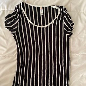 Lularoe Classic Tee